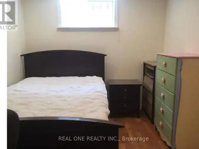 3 Bedroom House Oakville ON 102366562