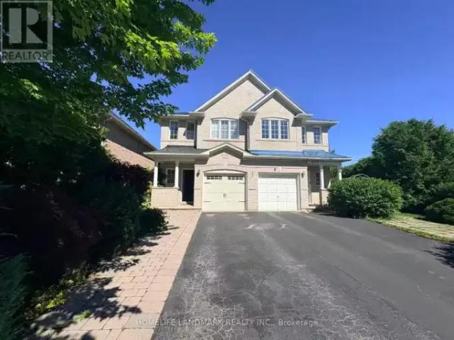 3 Bedroom House Oakville ON 103579412