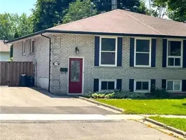 3 Bedroom House Oakville ON 103740057
