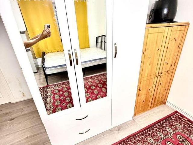 3 bedroom house of multiple occupation to rent