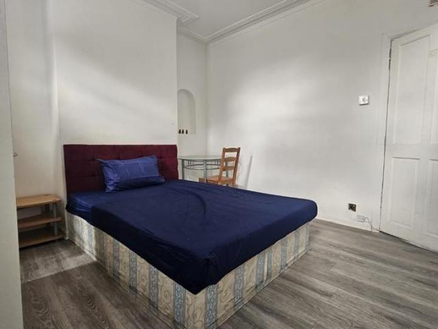 3 bedroom house of multiple occupation to rent