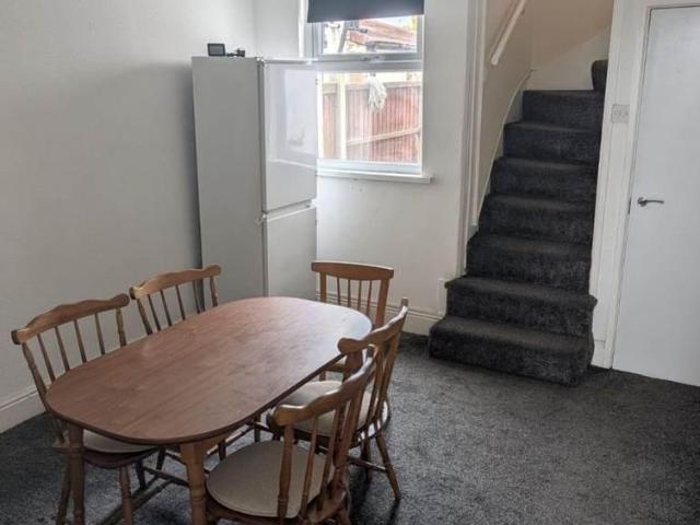 3 bedroom house of multiple occupation to rent