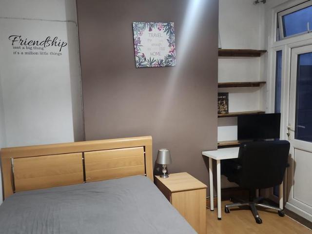 3 bedroom house of multiple occupation to rent