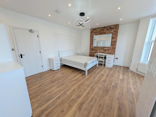 1 bedroom house of multiple occupation to rent