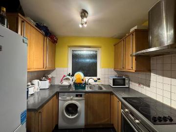 3 bedroom house of multiple occupation to rent