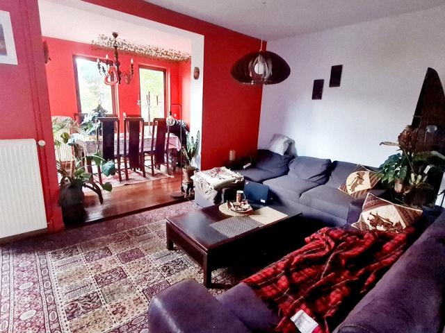 3 bedroom house + office/dressing and large garden
