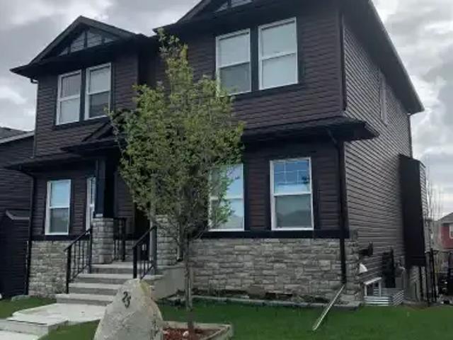 3 Bedroom House Okotoks AB LS104957474