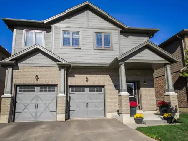3 Bedroom House Orillia ON 97906228
