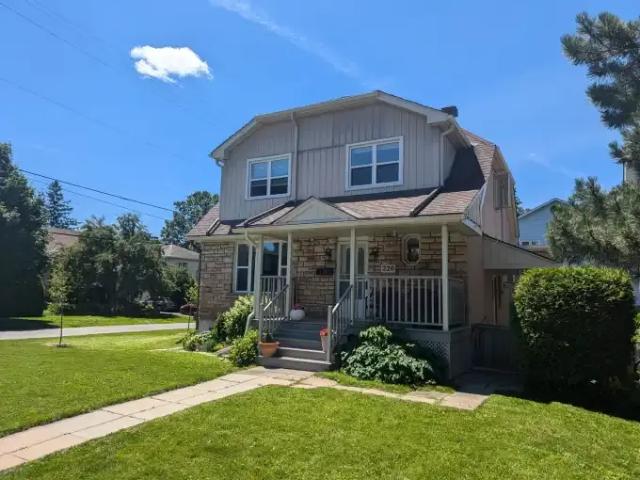 3 Bedroom House Ottawa ON 104972401