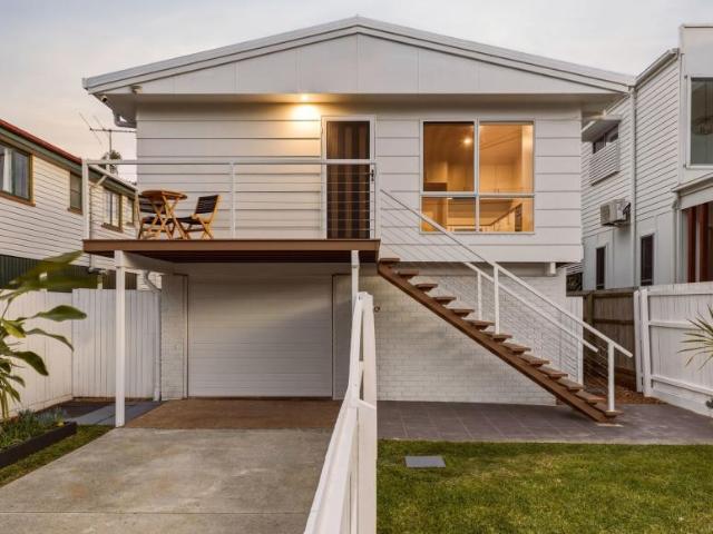 3 Bedroom House Lota QLD 104326772