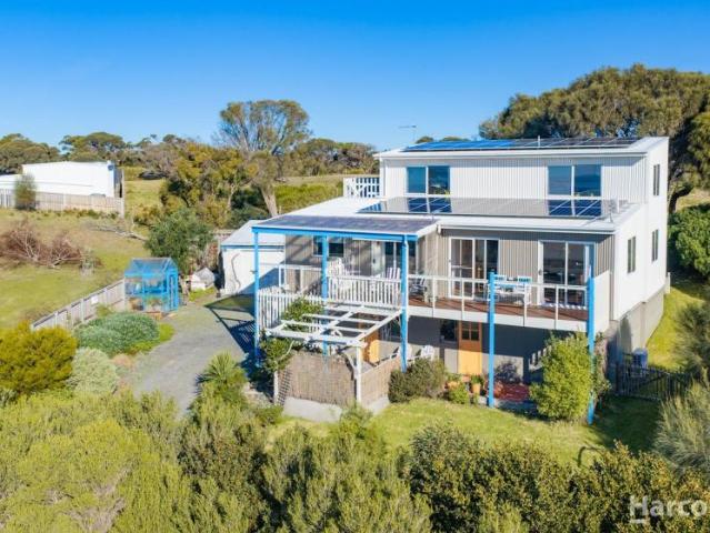 3 Bedroom House Low Head TAS 106023538