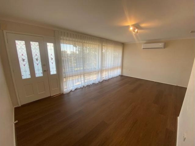 3 BEDROOM HOUSE LOCATED OXLEY VALE