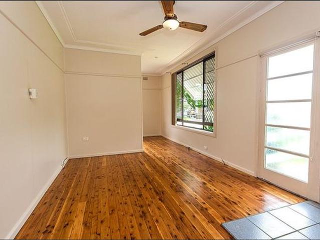 3 BEDROOM HOUSE LOCATED SOUTH TAMWORTH