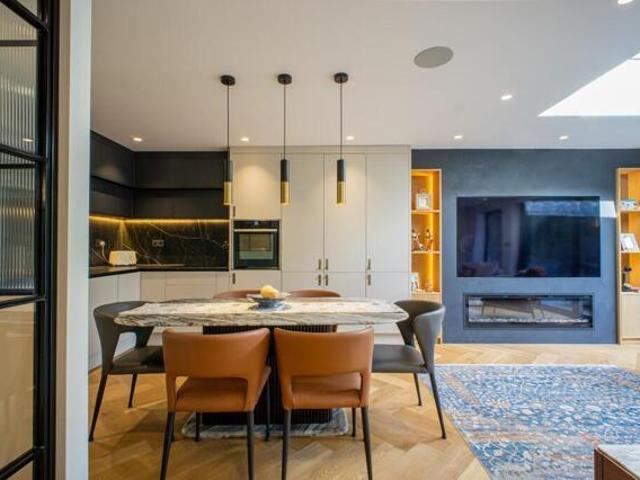 3 Bedroom House London Greater London 100786711