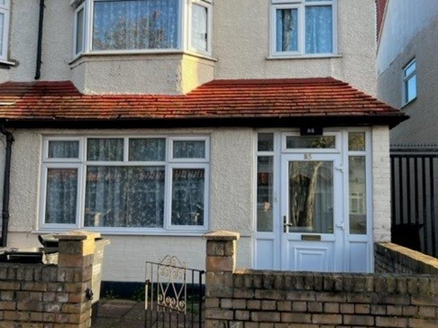 3 Bedroom House Let in