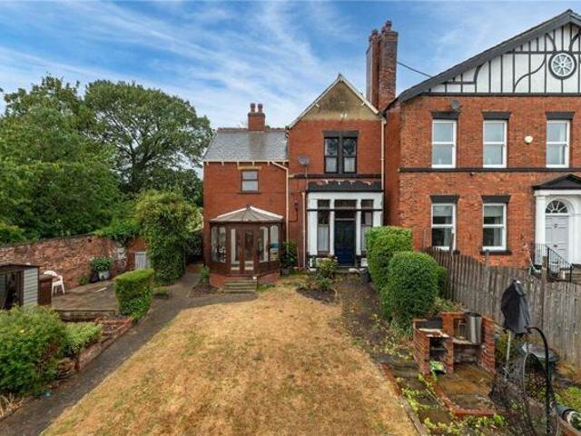 3 Bedroom House Leeds Leeds 101677700