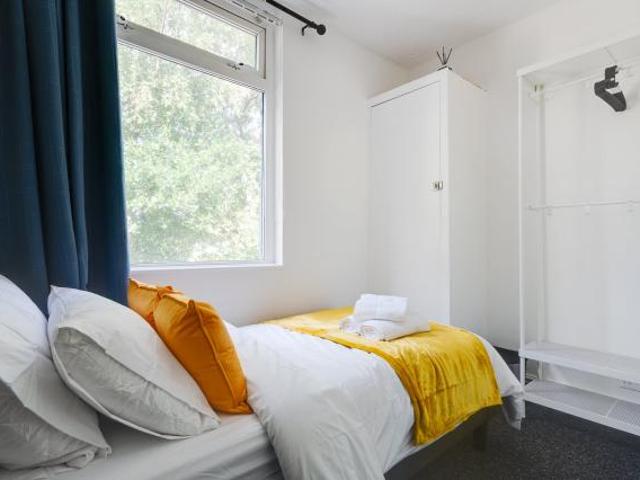 3 Bedroom House Liverpool Liverpool LS68369673