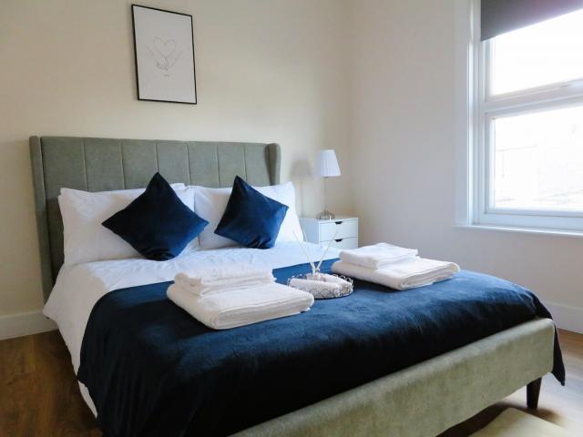 3 Bedroom House Luton Luton 65825948