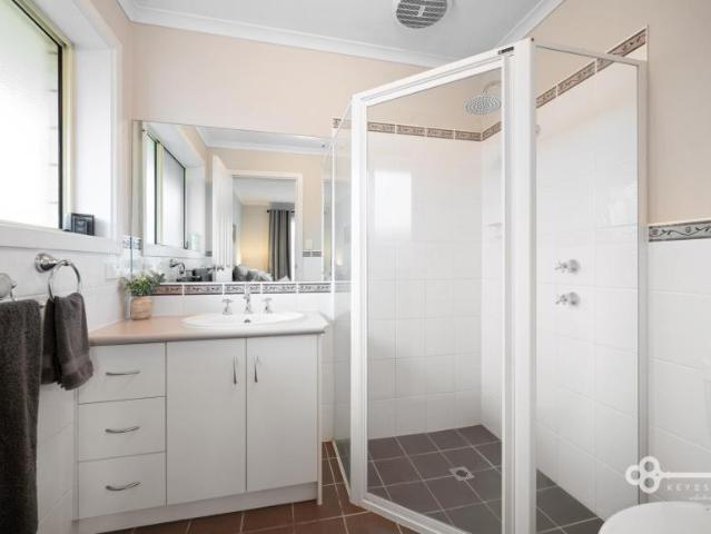 3 Bedroom House Mount Gambier SA 104976433