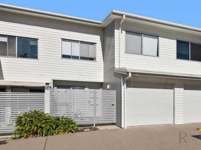 3 Bedroom House Mountain Creek QLD 103403263