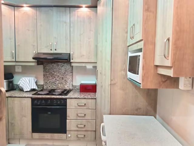 3 Bedroom House Montford Montford 105873843