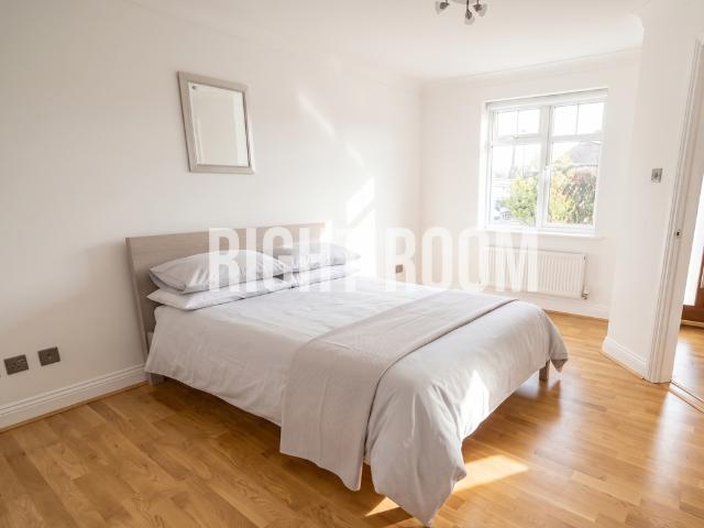 3 Bedroom House, Magennis Close, PO13. 3 bed detached house to rent £1,700 pcm £392 pw