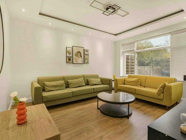 3 Bedroom House Manchester Manchester 101588008