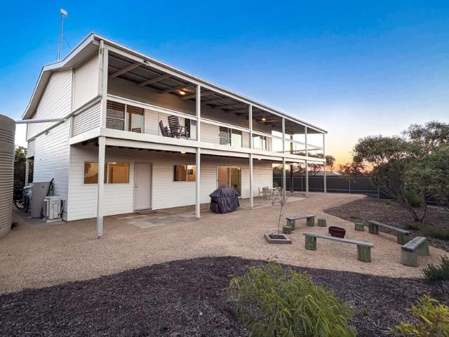 3 Bedroom House MARION BAY SA 104951782