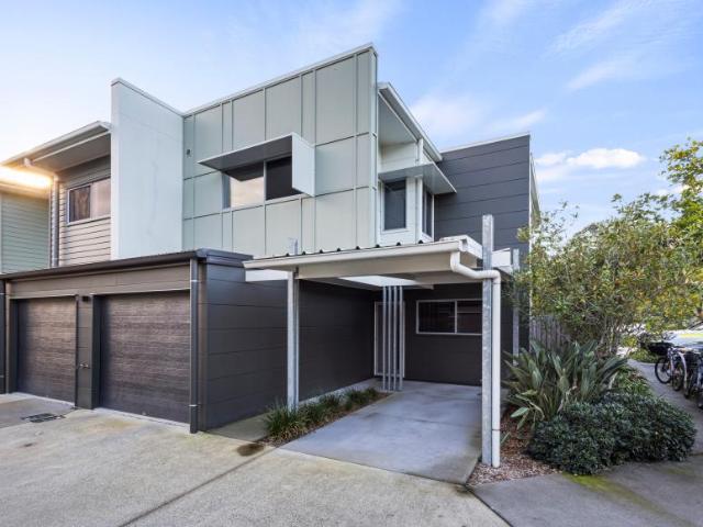 3 Bedroom House Maroochydore QLD 104474018