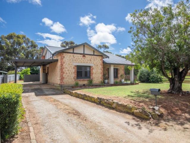 3 Bedroom House Murray Bridge SA 106075364