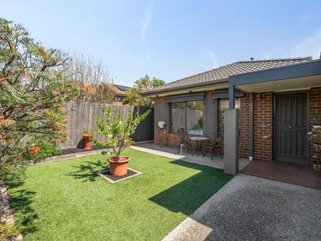 3 Bedroom House Murrumbeena VIC 105825663