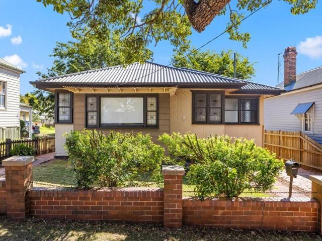 3 Bedroom House South Toowoomba, 105881543