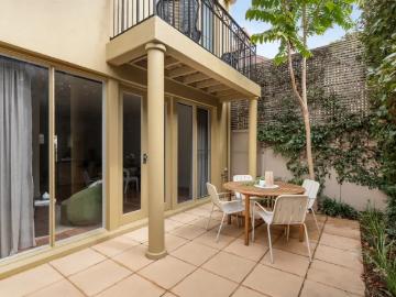 3 Bedroom House South Yarra VIC 102277790