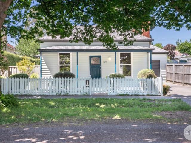 3 Bedroom House SOLDIERS HILL VIC 106183744