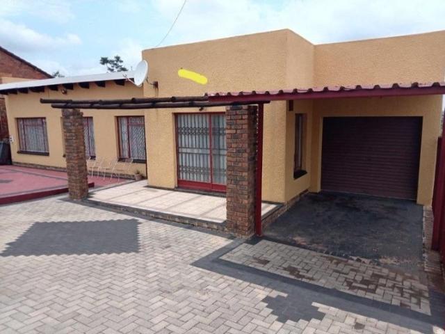 3 bedroom house Soshanguve AA