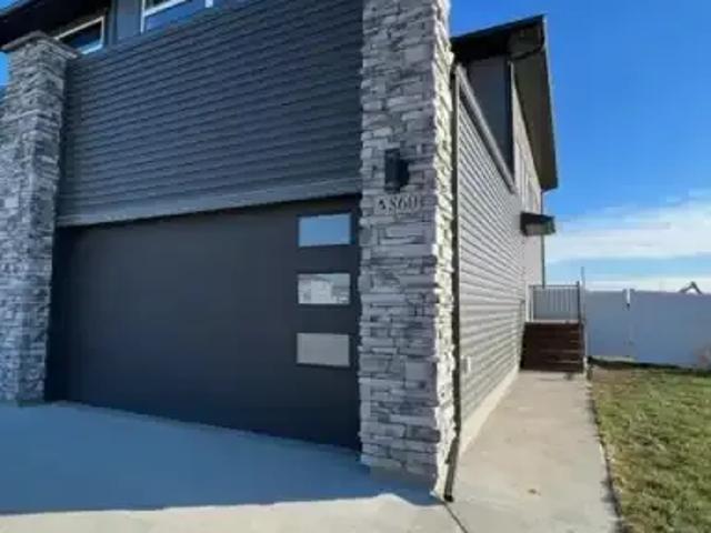 3 Bedroom House Saskatoon SK 103739977