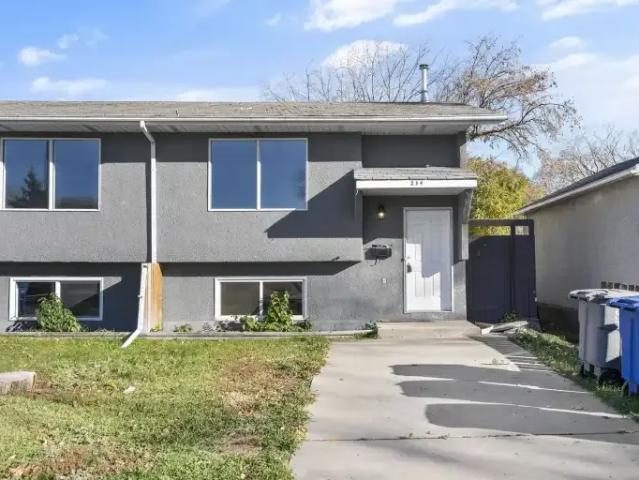 3 Bedroom House Saskatoon SK 105378365