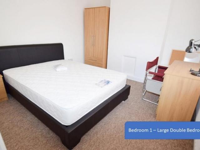 3 bedroom House share To Let