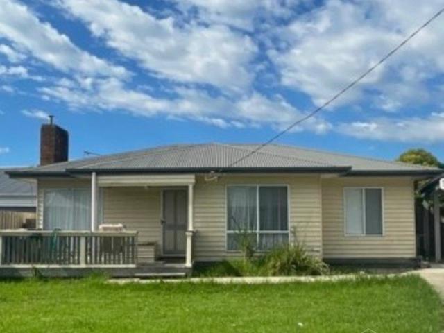 3 Bedroom House situated in Westend