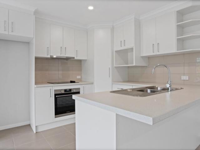 3 Bedroom House Sippy Downs QLD 105556177