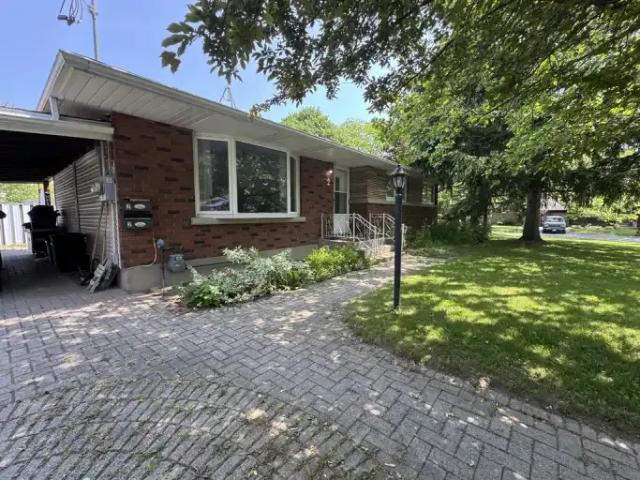 3 Bedroom House St. Catharines ON 103739926