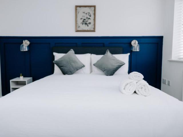 3 Bedroom House Stockton Stockton 101228363