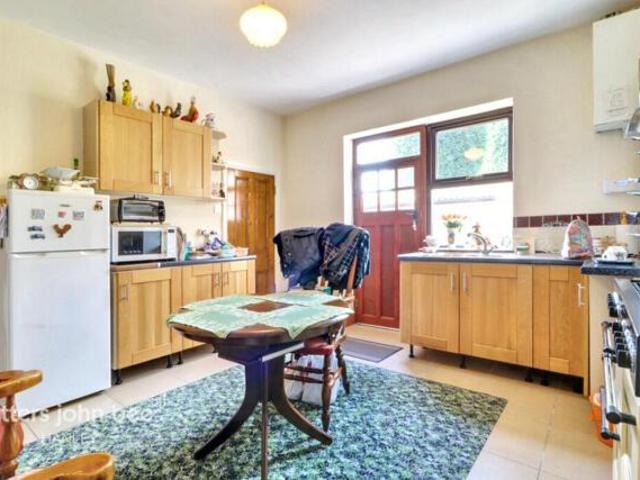 3 Bedroom House Stoke On Trent Staffordshire 101678178