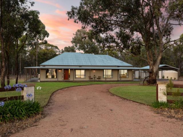 3 Bedroom House Strathfieldsaye VIC LS101583404