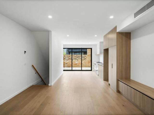 3 Bedroom House Strathmore VIC 104145348