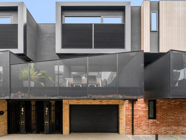 3 Bedroom House Strathmore VIC 105864886