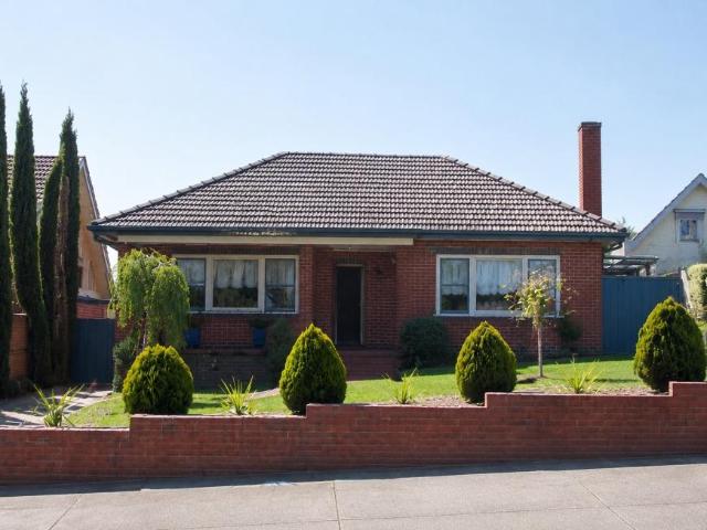 3 Bedroom House Strathmore VIC 103122310