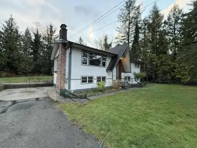 3 Bedroom House Surrey BC 105088046