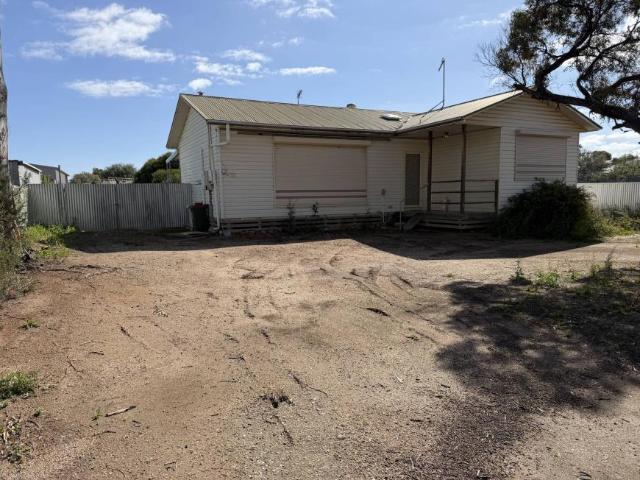 3 Bedroom House Port Germein SA 105031820