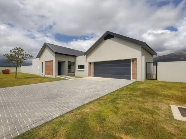 3 Bedroom House Paarl South Paarl South 105866942